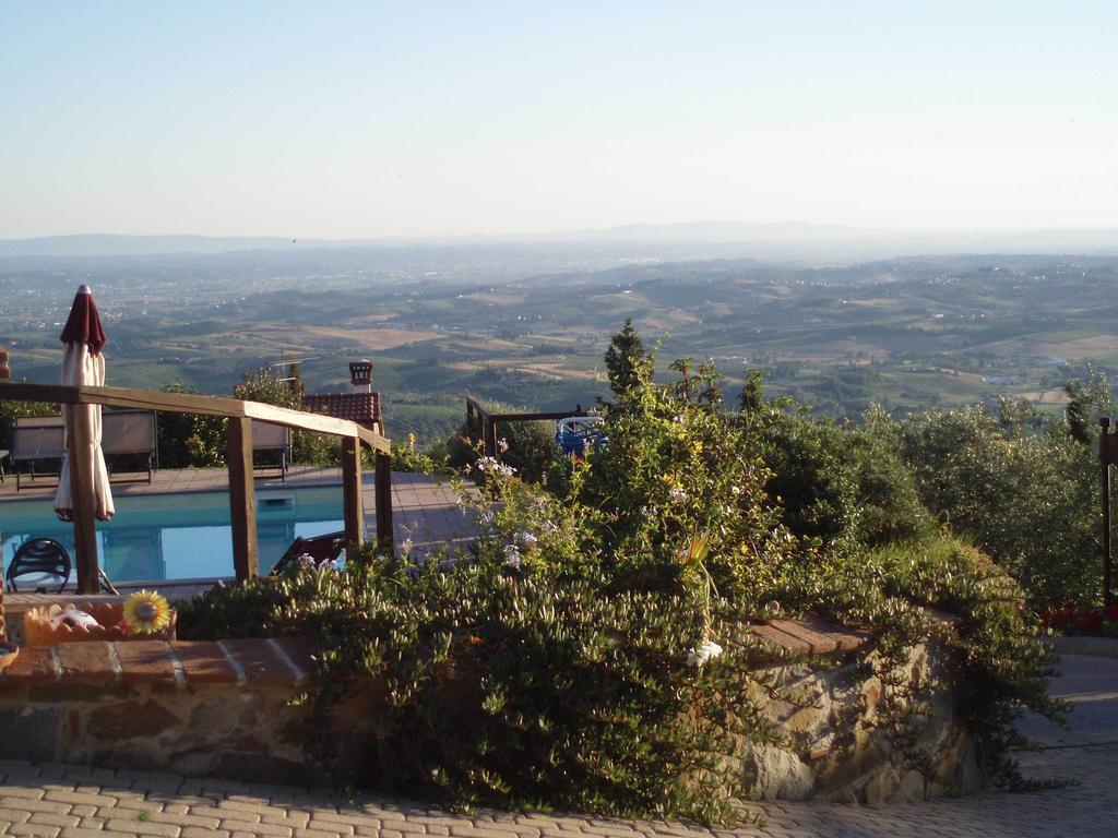 Casa Vacanze La Porta Vinci Extérieur photo