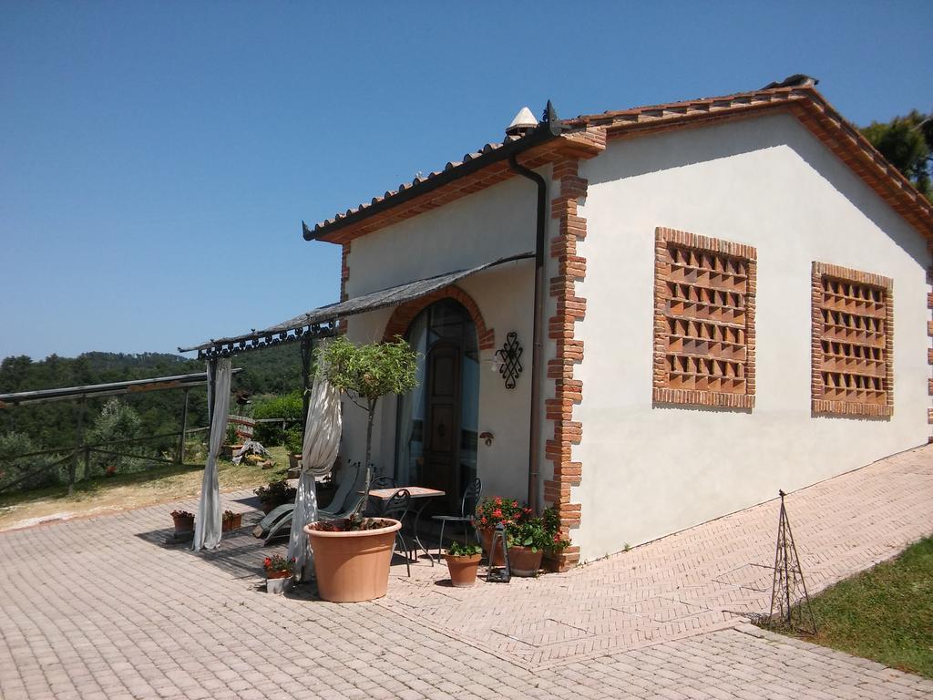 Casa Vacanze La Porta Vinci Extérieur photo