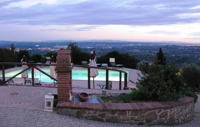 Casa Vacanze La Porta Vinci Extérieur photo